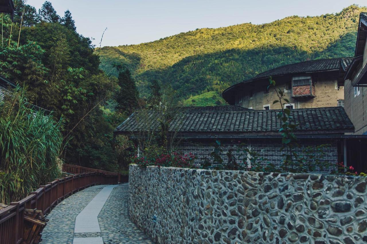 Hotel Tsingpu Tulou Retreat Zhangzhou Esterno foto
